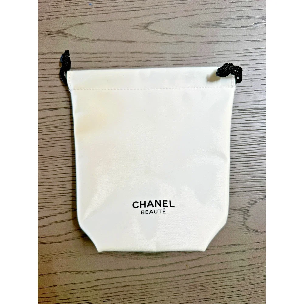 CHANEL Beauté White Drawstring Cosmetic Pouch Dust Bag 7” Beauty GWP